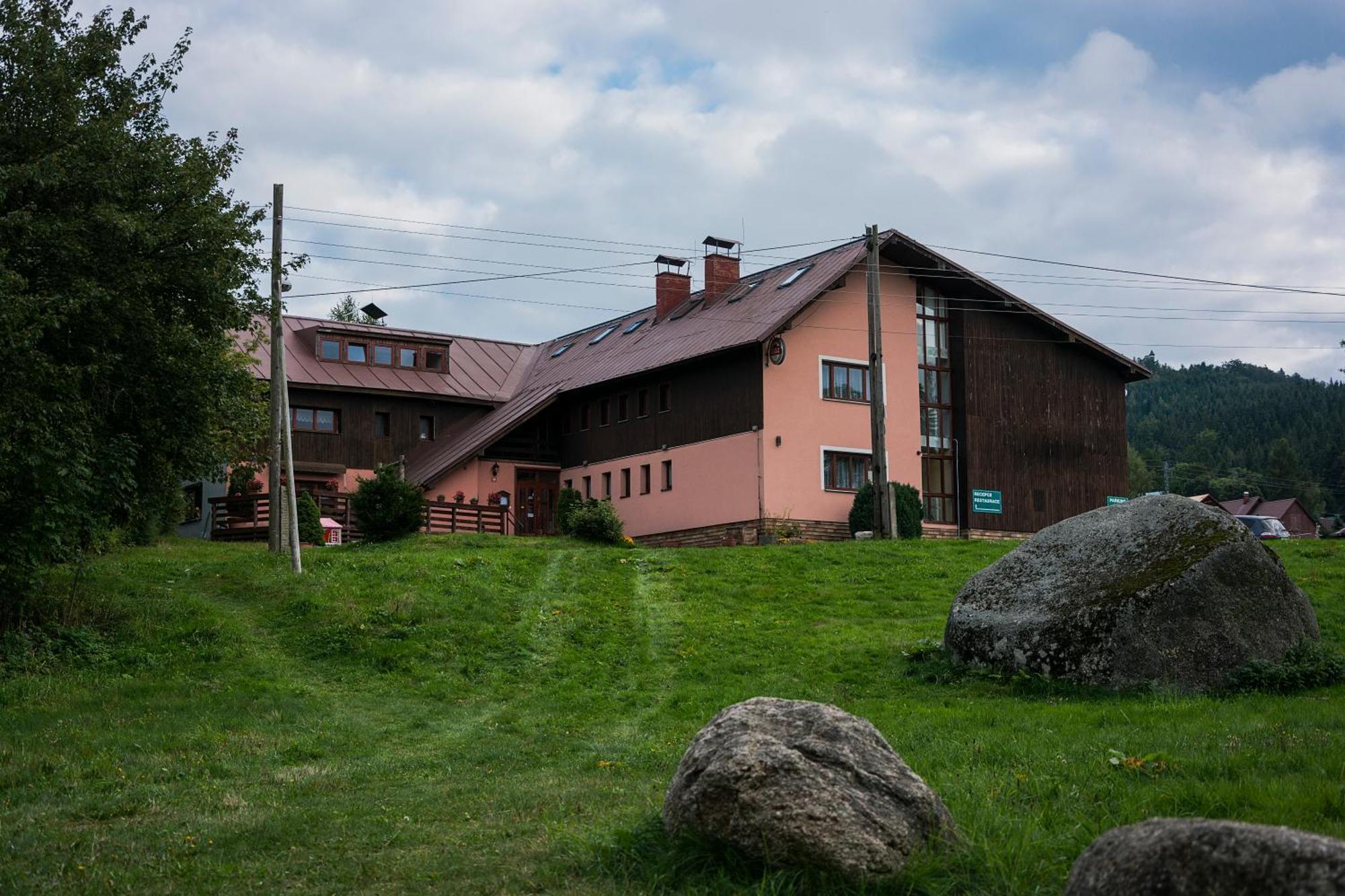 Hacienda Cert Kořenov Εξωτερικό φωτογραφία